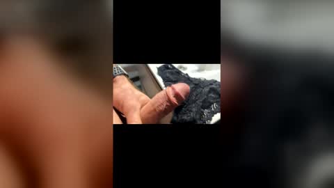 Snapshot of shtirlec86 chatting on 12/22/25, 11:40 Mary and Piter online show from 12/22/25, 11:40