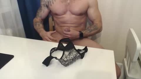 Snapshot of shtirlec86 chatting on 02/17/26, 05:52 Mary and Piter online show from 02/17/26, 05:52