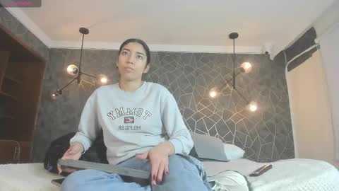 ZUMY ANGELS online show from 10/26/25, 04:40