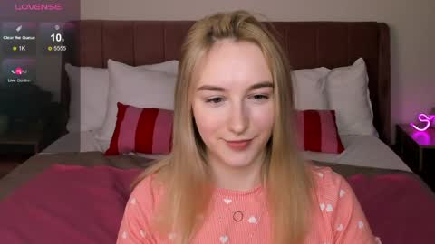 Snapshot of shy__polly chatting on 05/15/26, 11:23 Polly online show from 05/15/26, 11:23