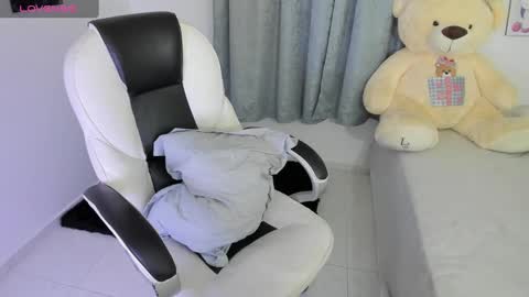 Nahomy online show from 12/28/24, 03:58