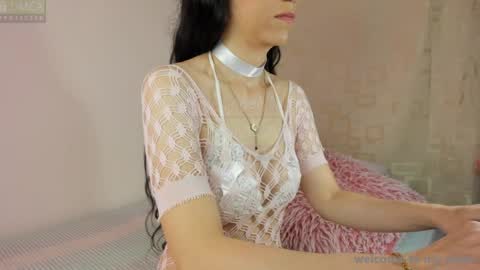 Snapshot of shy_angel_30 chatting on 04/09/26, 01:05 Angel online show from 04/09/26, 01:05