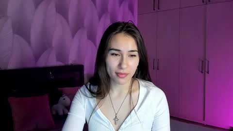 Mika online show from 02/22/25, 12:16