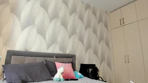 Mika online show from 02/28/25, 11:03