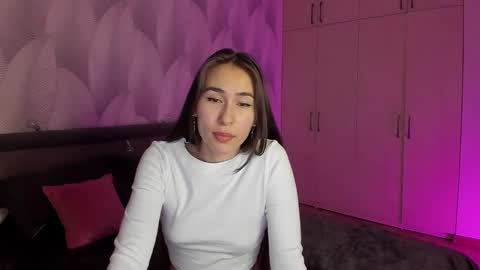 Mika online show from 03/09/25, 11:56