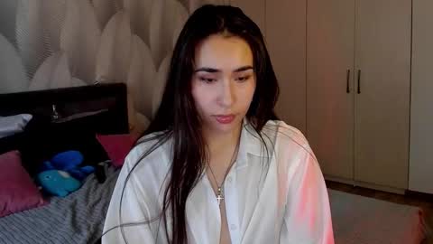 Snapshot of shy_bambiii chatting on 11/10/25, 02:54 Mika online show from 11/10/25, 02:54