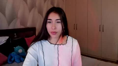 Snapshot of shy_bambiii chatting on 11/17/25, 02:17 Mika online show from 11/17/25, 02:17