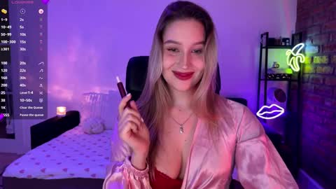 Snapshot of shy_bee chatting on 12/22/25, 12:18 Alice online show from 12/22/25, 12:18