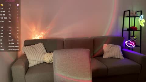 Snapshot of shy_bee chatting on 02/18/26, 11:22 Alice online show from 02/18/26, 11:22