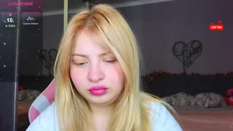 Molly online show from 02/25/25, 12:03