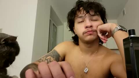 Snapshot of shy_boy17 chatting on 01/10/25, 02:55 your shy boy online show from 01/10/25, 02:55