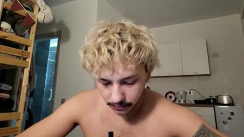 Snapshot of shy_boy17 chatting on 02/20/26, 05:24 your shy boy online show from 02/20/26, 05:24