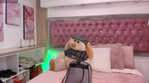 Snapshot of shy_cherry_ chatting on 04/10/26, 01:16 cherry online show from 04/10/26, 01:16