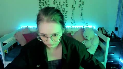 shy_elina01 online show from 10/10/25, 10:36