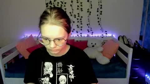 shy_elina01 online show from 10/14/25, 10:27