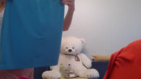 Snapshot of shy_moony chatting on 03/31/26, 04:07 just Alex online show from 03/31/26, 04:07