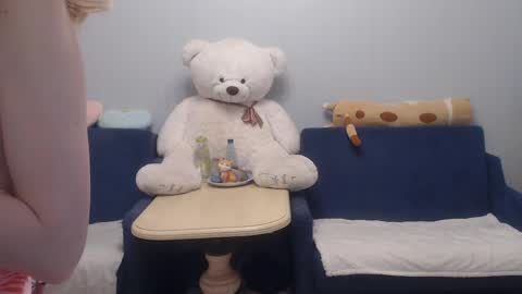 Snapshot of shy_moony chatting on 05/22/26, 08:36 just Alex online show from 05/22/26, 08:36