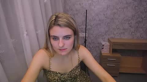 shy_sabrina_ online show from 01/02/25, 07:40