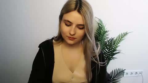 Snapshot of shy_sabrina_ chatting on 04/13/26, 09:15 shy_sabrina_ online show from 04/13/26, 09:15