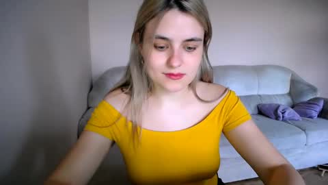 Snapshot of shy_sabrina_ chatting on 04/29/26, 12:20 shy_sabrina_ online show from 04/29/26, 12:20