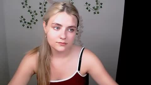 shy_sabrina_ online show from 06/30/26, 12:39