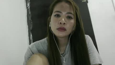 Snapshot of shy_sandy23064 chatting on 12/19/24, 12:45 sandy 4U online show from 12/19/24, 12:45