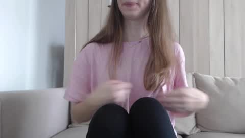 shy_schoolgirl_ online show from 03/01/25, 11:50