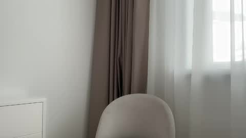 Snapshot of shy_schoolgirl_ chatting on 06/04/26, 06:52 shy_schoolgirl_ online show from 06/04/26, 06:52