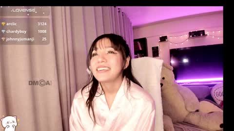 Snapshot of shyangie24 chatting on 01/08/25, 07:03 Angeline 3  independent come here when am horny... online show from 01/08/25, 07:03