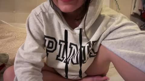 Snapshot of shyangie24 chatting on 02/26/25, 03:53 Angeline 3  independent come here when am horny... online show from 02/26/25, 03:53