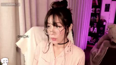 Snapshot of shyangie24 chatting on 09/21/25, 05:20 Angeline 3  independent come here when am horny... online show from 09/21/25, 05:20