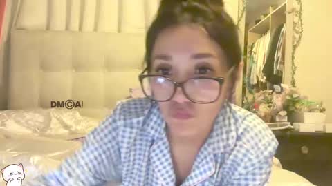 Snapshot of shyangie24 chatting on 09/30/25, 06:40 Angeline 3  independent come here when am horny... online show from 09/30/25, 06:40