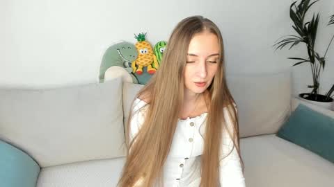 Snapshot of shyanna_and_alex chatting on 12/04/24, 06:22 Anna online show from 12/04/24, 06:22