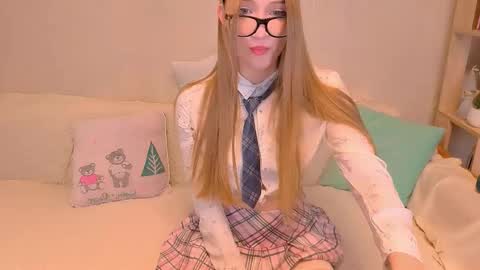 Snapshot of shyberrynelly chatting on 01/18/26, 10:24 Nelly online show from 01/18/26, 10:24