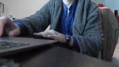 Snapshot of shyboy0533 chatting on 10/27/25, 07:40 shyboy0533 online show from 10/27/25, 07:40