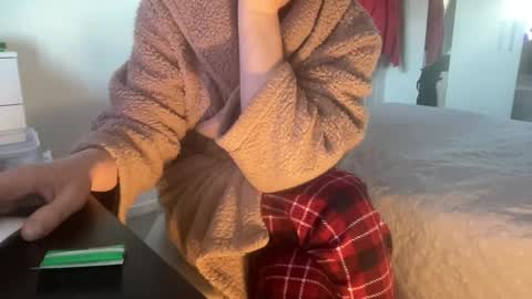 Snapshot of shyboy0533 chatting on 11/01/25, 07:54 shyboy0533 online show from 11/01/25, 07:54