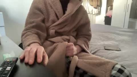 Snapshot of shyboy0533 chatting on 12/19/25, 09:05 shyboy0533 online show from 12/19/25, 09:05