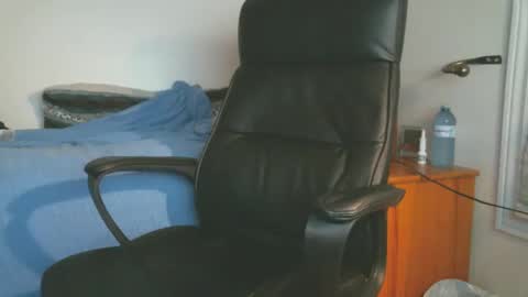 shyboyhugecum2020 online show from 09/29/25, 02:27