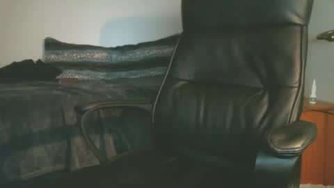 Snapshot of shyboyhugecum2020 chatting on 11/21/25, 04:11 shyboyhugecum2020 online show from 11/21/25, 04:11