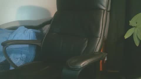 shyboyhugecum2020 online show from 05/13/26, 03:04