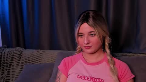 Snapshot of shybunny01 chatting on 10/10/25, 10:09 Mary online show from 10/10/25, 10:09