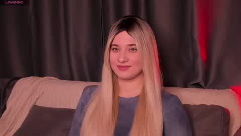 Snapshot of shybunny01 chatting on 10/17/25, 11:51 Mary online show from 10/17/25, 11:51