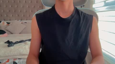 Snapshot of shydude666 chatting on 10/04/25, 10:08 shydude666 online show from 10/04/25, 10:08