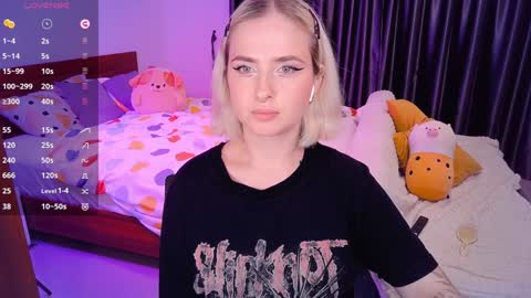 Snapshot of shyfoxxxy chatting on 12/06/24, 03:55 Effie online show from 12/06/24, 03:55