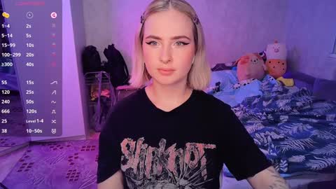 Snapshot of shyfoxxxy chatting on 02/03/25, 05:56 Effie online show from 02/03/25, 05:56