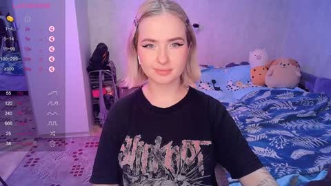 Snapshot of shyfoxxxy chatting on 02/06/25, 01:32 Effie online show from 02/06/25, 01:32