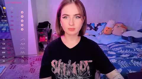 Snapshot of shyfoxxxy chatting on 02/20/25, 04:25 Effie online show from 02/20/25, 04:25