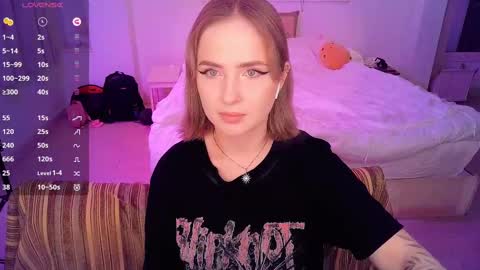 Snapshot of shyfoxxxy chatting on 03/01/25, 01:51 Effie online show from 03/01/25, 01:51