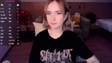 Snapshot of shyfoxxxy chatting on 03/11/25, 01:56 Effie online show from 03/11/25, 01:56