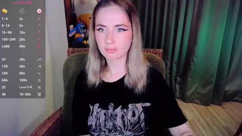 Snapshot of shyfoxxxy chatting on 10/01/25, 05:57 Effie online show from 10/01/25, 05:57